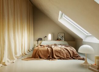 Pisos pequeños y techos abuhardillados: dos interioristas muestran cómo sacar todo el partido al apartamento de 40 m2 de una artista que necesita espacio para crear y vivir Pisos pequeños y techos abuhardillados: dos interioristas muestran cómo sacar todo el partido al apartamento de 40 m2 de una artista que necesita espacio para crear y vivir