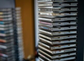 Von der verstaubten CD zum privaten Streaming-Dienst – so geht’s Von der verstaubten CD zum privaten Streaming-Dienst – so geht’s