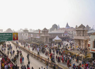 Ayodhya’s Ram Janmabhoomi Temple committee urges devotees to delay visits amid Kumbh rush Ayodhya’s Ram Janmabhoomi Temple committee urges devotees to delay visits amid Kumbh rush