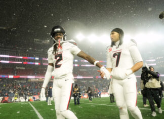 The NFL team with the scariest defense lost because it had one weakness — its offense The NFL team with the scariest defense lost because it had one weakness — its offense