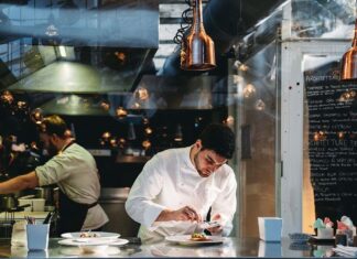 Competir en Horeca cuando el consumo se enfría: cuatro palancas más allá del precio Competir en Horeca cuando el consumo se enfría: cuatro palancas más allá del precio