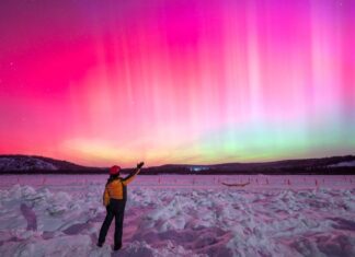 Severe G4 geomagnetic storm sparks jaw-dropping northern lights worldwide (photos) Severe G4 geomagnetic storm sparks jaw-dropping northern lights worldwide (photos)