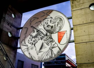 RvC-Ajax lijkt eindelijk compleet: Bamberger nieuwe voorzitter; ook Stutterheim en Coronel treden toe RvC-Ajax lijkt eindelijk compleet: Bamberger nieuwe voorzitter; ook Stutterheim en Coronel treden toe