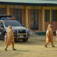 Bewaffnete entführen in Nigeria angeblich mehr als 160 Kirchgänger – die Behörden dementieren Bewaffnete entführen in Nigeria angeblich mehr als 160 Kirchgänger – die Behörden dementieren