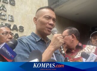 Status Tersangka Eggi Sudjana Dicabut, Rismon Sianipar: Biar Kami Lanjutkan Perjuangan Ini Status Tersangka Eggi Sudjana Dicabut, Rismon Sianipar: Biar Kami Lanjutkan Perjuangan Ini