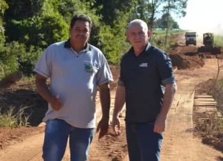 Ezequiel Neiva garante R$ 211,5 mil para melhorias na infraestrutura rural de Alto Alegre dos Parecis Ezequiel Neiva garante R$ 211,5 mil para melhorias na infraestrutura rural de Alto Alegre dos Parecis