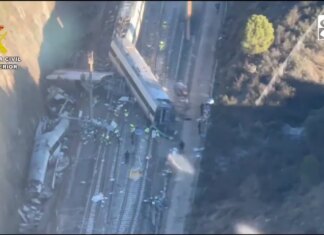 Última hora del accidente de tren en Córdoba: al menos 42 muertos, mientras sigue la búsqueda de los desaparecidos Última hora del accidente de tren en Córdoba: al menos 42 muertos, mientras sigue la búsqueda de los desaparecidos