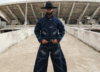 Akin Faminu Proves Denim Doesn’t Have to Be Basic with This Bold Statement Outfit Akin Faminu Proves Denim Doesn’t Have to Be Basic with This Bold Statement Outfit