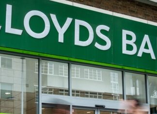 Lloyds Bank to train all staff on artificial intelligence Lloyds Bank to train all staff on artificial intelligence
