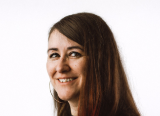 Elena Crespi, psicóloga y sexóloga: “Cuando los padres tienen gestos de cariño y conexión entre ellos, crean la base para que sus hijos construyan vínculos sanos” Elena Crespi, psicóloga y sexóloga: “Cuando los padres tienen gestos de cariño y conexión entre ellos, crean la base para que sus hijos construyan vínculos sanos”