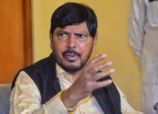 Athawale: Kerala Will Get More Funds if CM Vijayan Joins NDA Athawale: Kerala Will Get More Funds if CM Vijayan Joins NDA