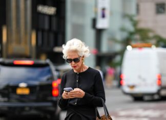 Cómo vestir muy bien a los 60 y 70 años: las 3 reglas infalibles de las insiders de moda más elegantes del mundo Cómo vestir muy bien a los 60 y 70 años: las 3 reglas infalibles de las insiders de moda más elegantes del mundo