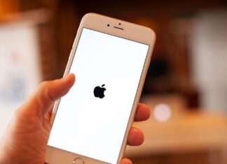 How to Fix an iPhone Stuck on the Apple Logo in 3 Steps How to Fix an iPhone Stuck on the Apple Logo in 3 Steps