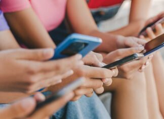 House of Lords votes to ban social media for Brits under 16 House of Lords votes to ban social media for Brits under 16