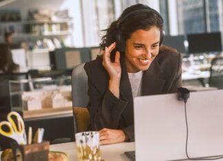 Jabra Evolve3 Series launches as the ultimate cross-over headset for work and life Jabra Evolve3 Series launches as the ultimate cross-over headset for work and life