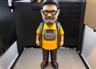 I didn’t need this, but I used AI to 3D print a tiny figurine of myself I didn’t need this, but I used AI to 3D print a tiny figurine of myself