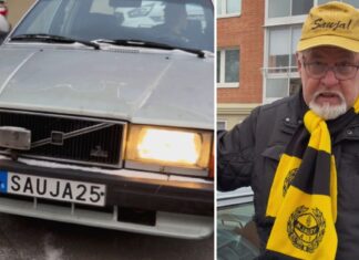 Kjell hyllar Mjällby med nya regskylten: ”Sauja25” Kjell hyllar Mjällby med nya regskylten: ”Sauja25”