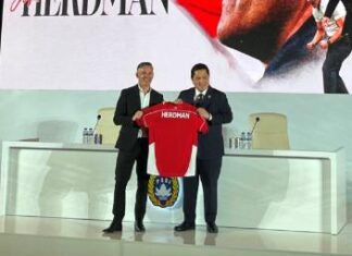 Pengamat Sepakbola Nasional Ragu John Herdman Bawa Timnas Indonesia Juara Piala AFF 2026! Pengamat Sepakbola Nasional Ragu John Herdman Bawa Timnas Indonesia Juara Piala AFF 2026!