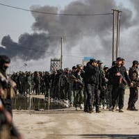 Verzweifelte Kurden, voranstürmende Soldaten und entlaufene IS-Kämpfer: Im Osten von Syrien herrscht Chaos Verzweifelte Kurden, voranstürmende Soldaten und entlaufene IS-Kämpfer: Im Osten von Syrien herrscht Chaos