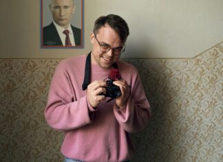 Na Oscarech bude letos i Česko. Mezi nominovanými je dokument o učiteli, co se postavil Putinovi Na Oscarech bude letos i Česko. Mezi nominovanými je dokument o učiteli, co se postavil Putinovi