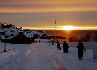 La Nuuk, un strigăt din suflet spune răspicat: „Nimic despre Groenlanda fără Groenlanda” La Nuuk, un strigăt din suflet spune răspicat: „Nimic despre Groenlanda fără Groenlanda”