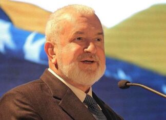 JE LI BIVŠI REIS MUSLIMAN? Njegov profil bošnjačkog člana Predsjedništva ignorira odnos sa zemljama islamskog svijeta JE LI BIVŠI REIS MUSLIMAN? Njegov profil bošnjačkog člana Predsjedništva ignorira odnos sa zemljama islamskog svijeta