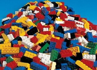 10 LEGO Facts That Will Toy with Your Mind 10 LEGO Facts That Will Toy with Your Mind