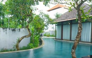 5 Potret Villa di Bali Milik Artis, Punya Rossa Dikelilingi Air 5 Potret Villa di Bali Milik Artis, Punya Rossa Dikelilingi Air