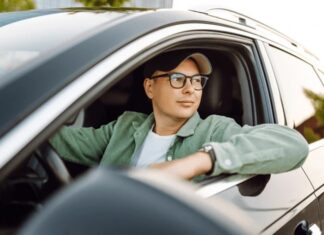 Șoferii care poartă ochelari, atenție! Ce reguli trebuie să respecte ca să nu fie opriți de poliție Șoferii care poartă ochelari, atenție! Ce reguli trebuie să respecte ca să nu fie opriți de poliție