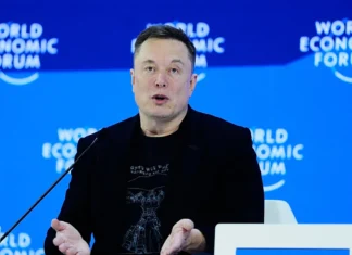 Elon Musk em Davos 2026: IA super-humana, robôs à venda e o fim da escassez Elon Musk em Davos 2026: IA super-humana, robôs à venda e o fim da escassez