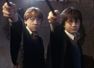 Ron se va a entregar una carta en el minuto 2:18:37 de Harry Potter y la Cámara Secreta, ¿alguna vez has pensado en todo lo que tuvo que andar? Ron se va a entregar una carta en el minuto 2:18:37 de Harry Potter y la Cámara Secreta, ¿alguna vez has pensado en todo lo que tuvo que andar?