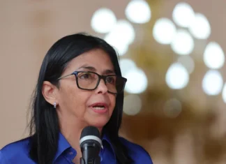 Delcy Rodríguez propone convocar “verdadero diálogo político” que incluya a la oposición Delcy Rodríguez propone convocar “verdadero diálogo político” que incluya a la oposición