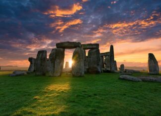 People, not glaciers, transported rocks to Stonehenge, study confirms People, not glaciers, transported rocks to Stonehenge, study confirms