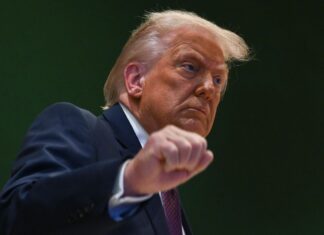 Trump Accuses JPMorgan Chase Of ‘Political Debanking’ In $5 Billion Lawsuit Trump Accuses JPMorgan Chase Of ‘Political Debanking’ In $5 Billion Lawsuit