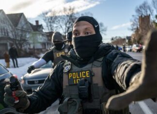 Man Feds Killed in Minneapolis Was an Observer, Eyewitnesses Say Man Feds Killed in Minneapolis Was an Observer, Eyewitnesses Say