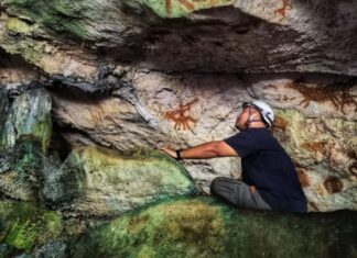 World’s oldest artwork: 68,000 year-old cave paintings discovered in Indonesia World’s oldest artwork: 68,000 year-old cave paintings discovered in Indonesia