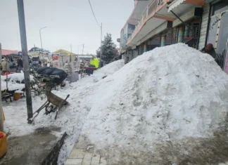 Nevadas y lluvias dejan 61 muertos y 110 heridos en Afganistán Nevadas y lluvias dejan 61 muertos y 110 heridos en Afganistán