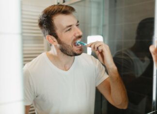 Patient bizarre : un homme de 50 ans a failli mourir après s’être brossé les dents Patient bizarre : un homme de 50 ans a failli mourir après s’être brossé les dents