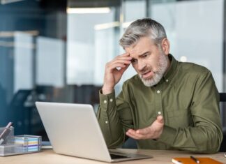 Warum Führungskräfte KI feiern – und Beschäftigte immer noch zweifeln Warum Führungskräfte KI feiern – und Beschäftigte immer noch zweifeln