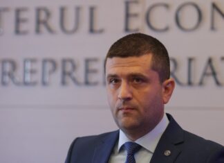 „În fabricile noastre cresc copaci”. Miruță anunță desecretizarea proiectelor SAFE și ultima șansă pentru industria de apărare „În fabricile noastre cresc copaci”. Miruță anunță desecretizarea proiectelor SAFE și ultima șansă pentru industria de apărare