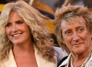 Rod Stewart shares rare glimpse of ornate corner of £4m Essex mansion with Penny Lancaster Rod Stewart shares rare glimpse of ornate corner of £4m Essex mansion with Penny Lancaster