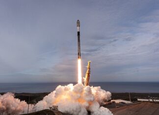 SpaceX launches 25 Starlink satellites to polar, low Earth orbit SpaceX launches 25 Starlink satellites to polar, low Earth orbit