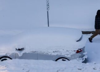 US storm leaves more than 700,000 without power, disrupts thousands of flights US storm leaves more than 700,000 without power, disrupts thousands of flights