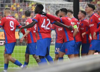 Gigi Becali a vrut să-l înlocuiască în minutul 10 la meciul cu CFR Cluj: ”Bă, Mihai, hai să-l schimbăm pe ăsta!” Gigi Becali a vrut să-l înlocuiască în minutul 10 la meciul cu CFR Cluj: ”Bă, Mihai, hai să-l schimbăm pe ăsta!”