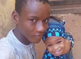 “Love at first sight” – Man goes viral over 17-year throwback photos with wife “Love at first sight” – Man goes viral over 17-year throwback photos with wife