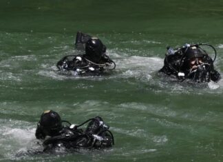 Rijeka Sava: Ronioci pronašli automobil i tijelo žene Rijeka Sava: Ronioci pronašli automobil i tijelo žene