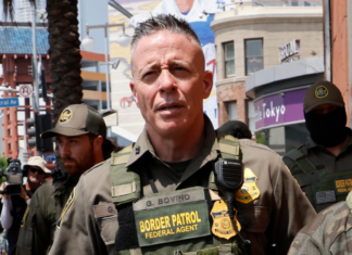 Border Patrol commander spars with CNN host over deadly Minnesota shooting Border Patrol commander spars with CNN host over deadly Minnesota shooting