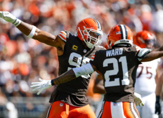 Browns roster has the team stuck in the middle Browns roster has the team stuck in the middle