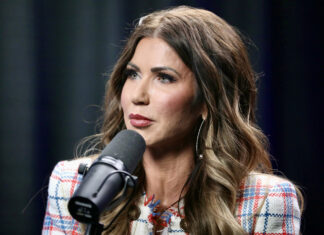 Trump Removes Kristi Noem From Minneapolis ICE Response, Taps Longtime Rival to Lead Effort After Deadly Shooting Scandal Trump Removes Kristi Noem From Minneapolis ICE Response, Taps Longtime Rival to Lead Effort After Deadly Shooting Scandal