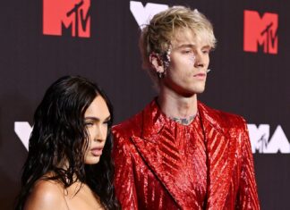 Megan Fox und Ex MGK genießen Familienessen mit Tochter Saga Megan Fox und Ex MGK genießen Familienessen mit Tochter Saga